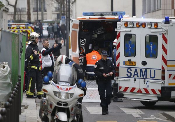 Радикални ислямисти избиха 12 журналисти в Париж