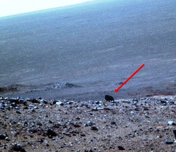 „Opportunity“ май е заснел поредния неудобен обект на Марс