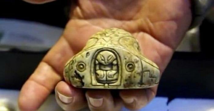 Засекретените артефакти на ацтеките: Ново свидетелство за съществуването на НЛО (снимки)