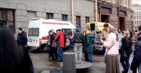 Десет загинали при експлозии в метрото на Санкт Петербург (видео)