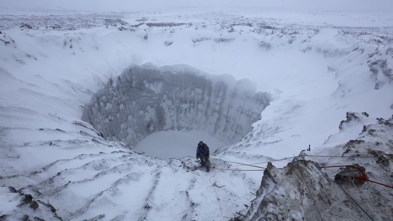 Загадъчни огромни кратери се отварят в Сибир