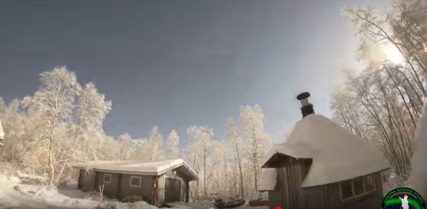 Ярък метеорит зрелищно се взриви над Лапландия (видео)