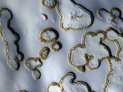 Зима и на Марс: Вълшебни ледени пейзажи (снимки)