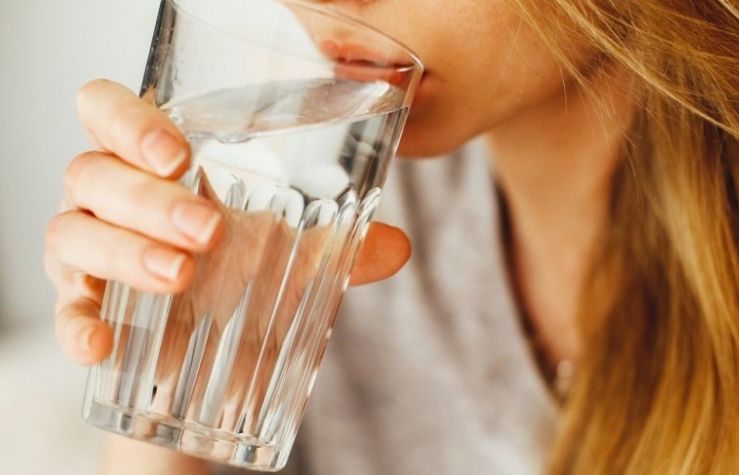 Учени: В крайна сметка колко вода трябва да пием?
