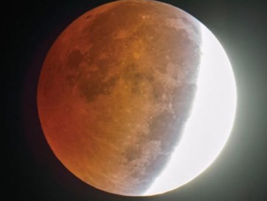 Максимумът на лунното затъмнение ще можем да видим в 21 часа