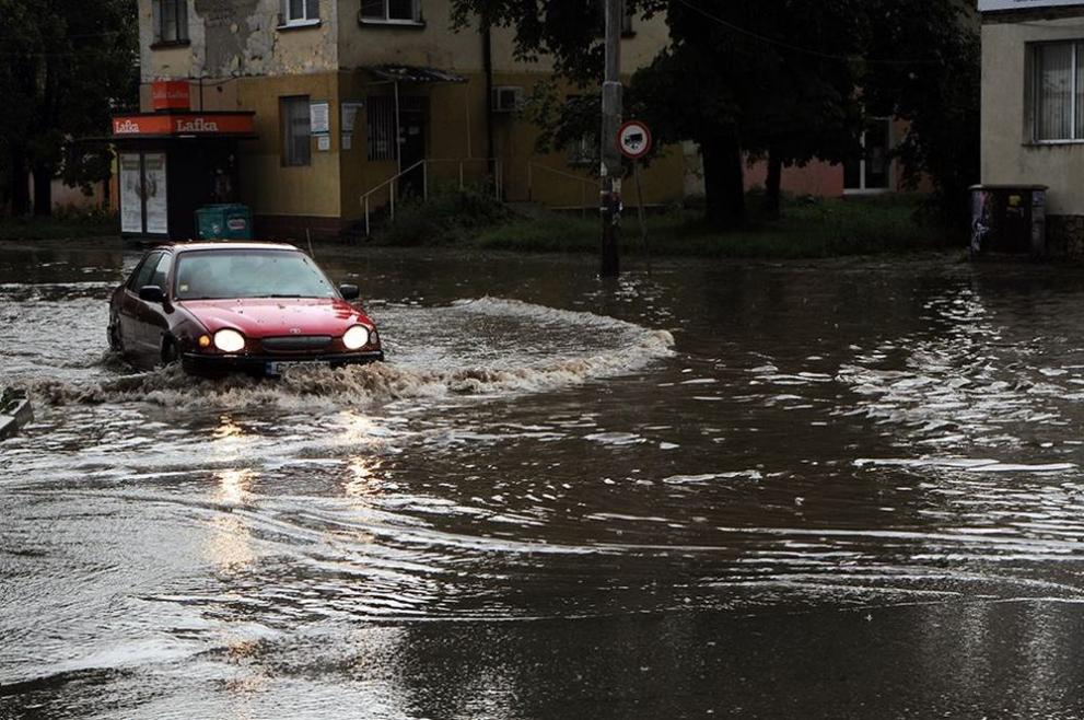 За бедствието в Перник: Вината се носи с оставки, отговорността – с ефективни присъди